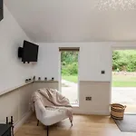 Roe Deer With Wood-fired Hot Tub - Alum House Litlebeck,