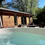 Roe Deer With Wood-fired Hot Tub - Alum House Litlebeck, Дом отдыха *