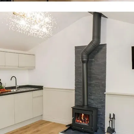 Roe Deer With Wood-fired Hot Tub - Alum House Litlebeck, * Whitby