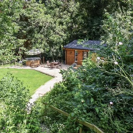 Roe Deer With Wood-fired Hot Tub - Alum House Litlebeck, * Whitby