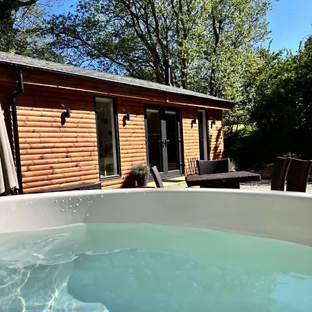 Roe Deer With Wood-fired Hot Tub - Alum House Litlebeck, 度假居 *