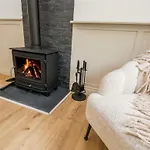 Roe Deer With Wood-fired Hot Tub - Alum House Litlebeck, * Whitby