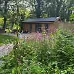 Roe Deer With Wood-fired Hot Tub - Alum House Litlebeck,